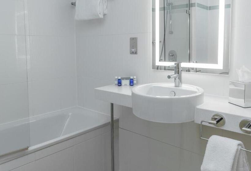 Номер Deluxe Кровать Кинг, The Park Royal Hotel & Spa