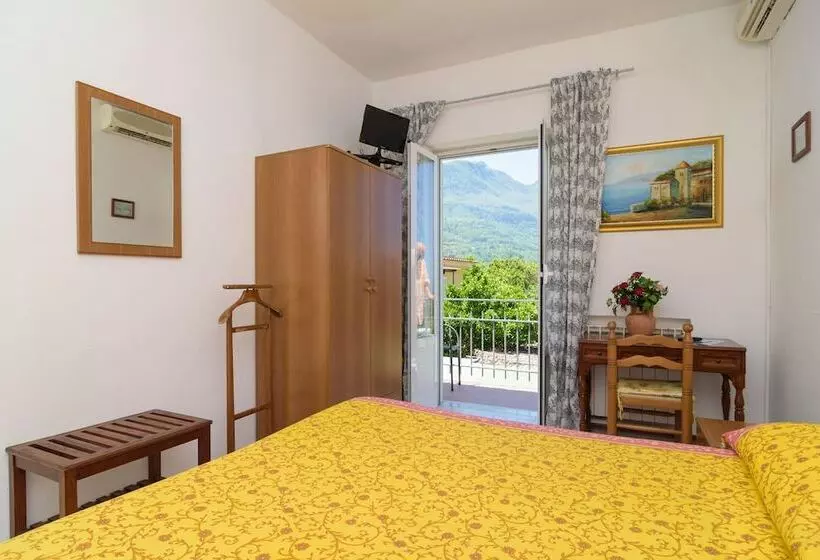 スタンダード４人部屋, Villa Fiorentina