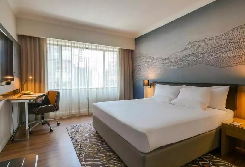 キングサイズベッドのジュニアスイート, Novotel Kuala Lumpur City Centre