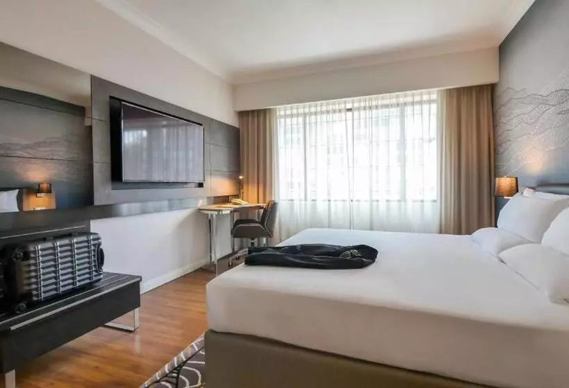 キングサイズベッドのジュニアスイート, Novotel Kuala Lumpur City Centre