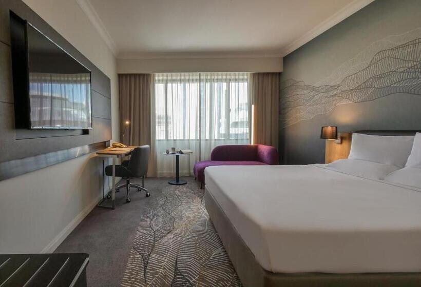 اتاق لوکس با تخت بزرگ, Novotel Kuala Lumpur City Centre