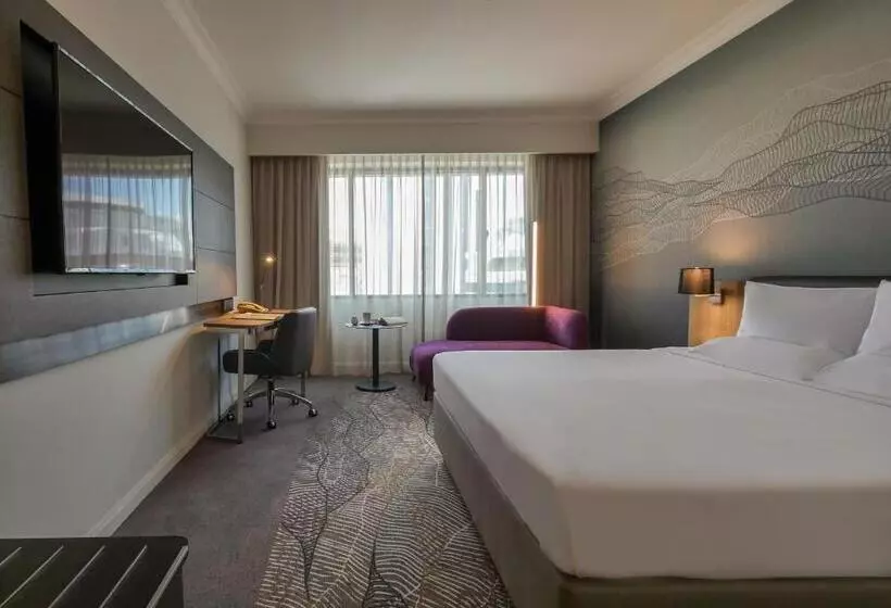 キングサイズベッドのデラックスルーム, Novotel Kuala Lumpur City Centre