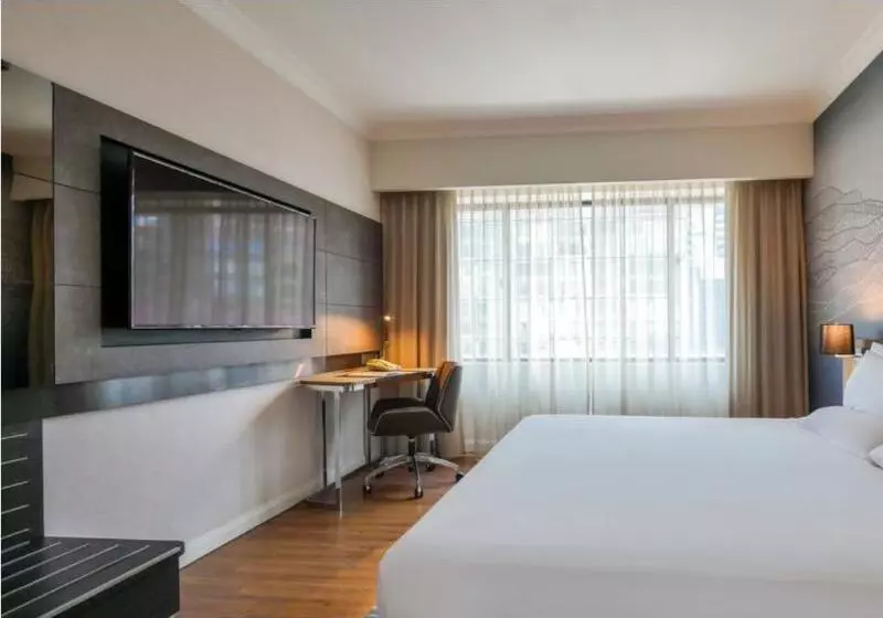 キングサイズベッドのジュニアスイート, Novotel Kuala Lumpur City Centre