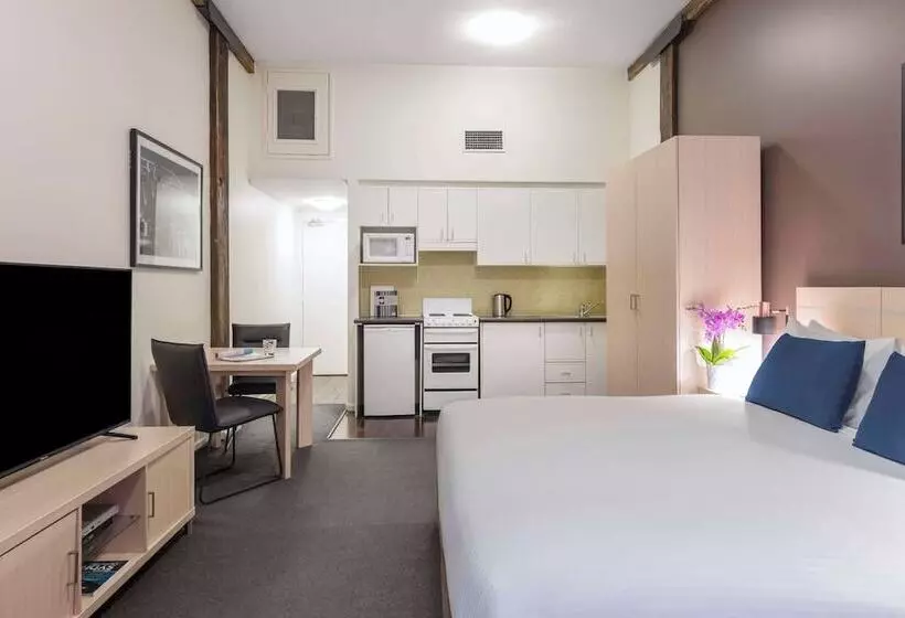استودیوی استاندارد, Oaks Sydney Goldsbrough Suites