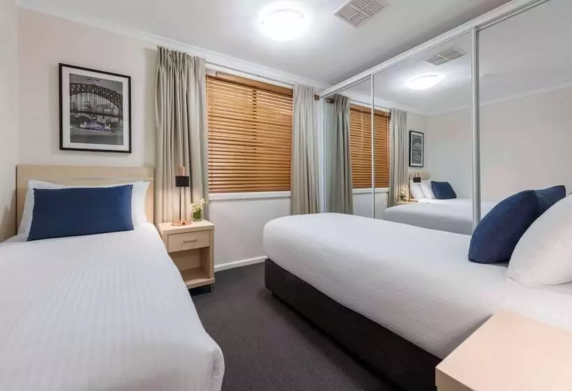آپارتمان مدیریتی 2 خوابه, Oaks Sydney Goldsbrough Suites