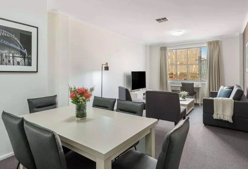 آپارتمان مدیریتی 2 خوابه, Oaks Sydney Goldsbrough Suites