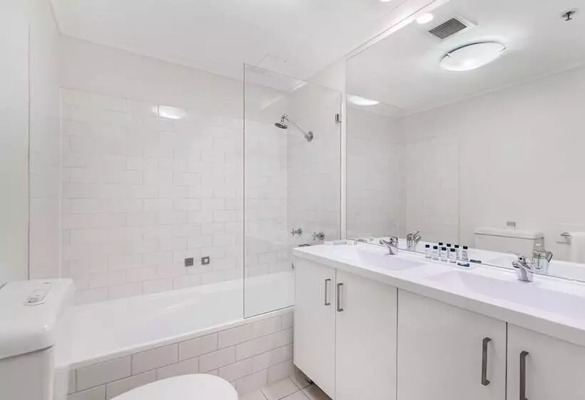 آپارتمان مدیریتی 2 خوابه, Oaks Sydney Goldsbrough Suites
