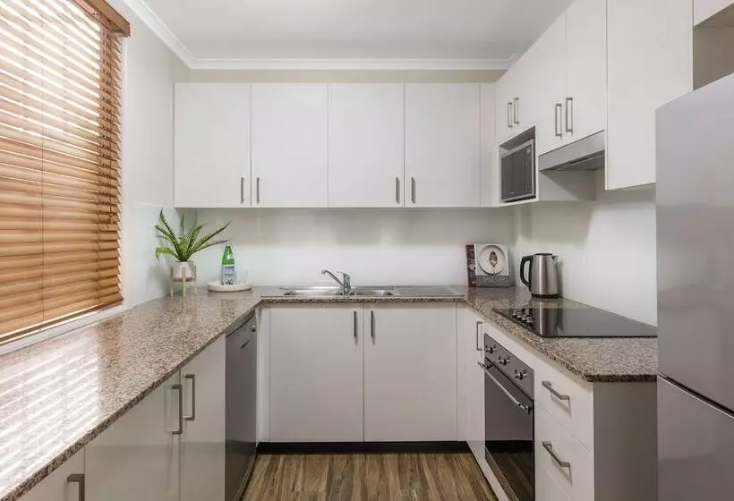 آپارتمان مدیریتی 2 خوابه, Oaks Sydney Goldsbrough Suites