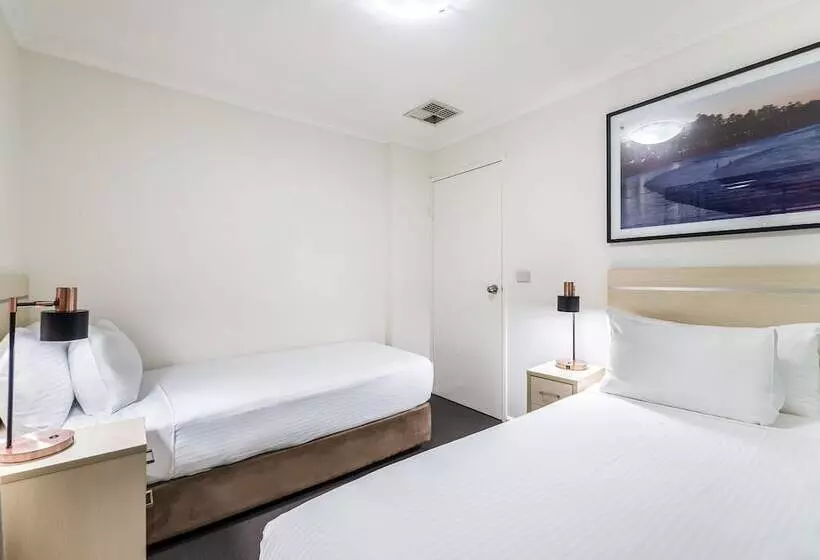 آپارتمان مدیریتی 2 خوابه, Oaks Sydney Goldsbrough Suites