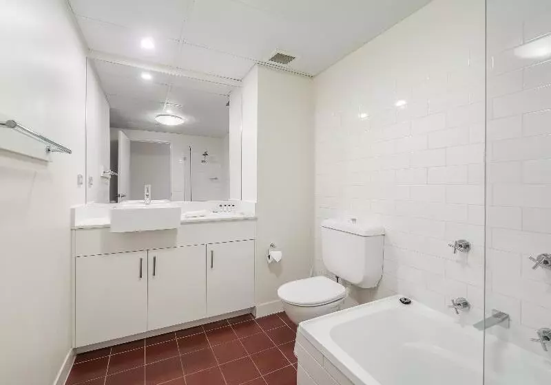 1 Bedroom Apartment City View, Oaks Sydney Goldsbrough Suites