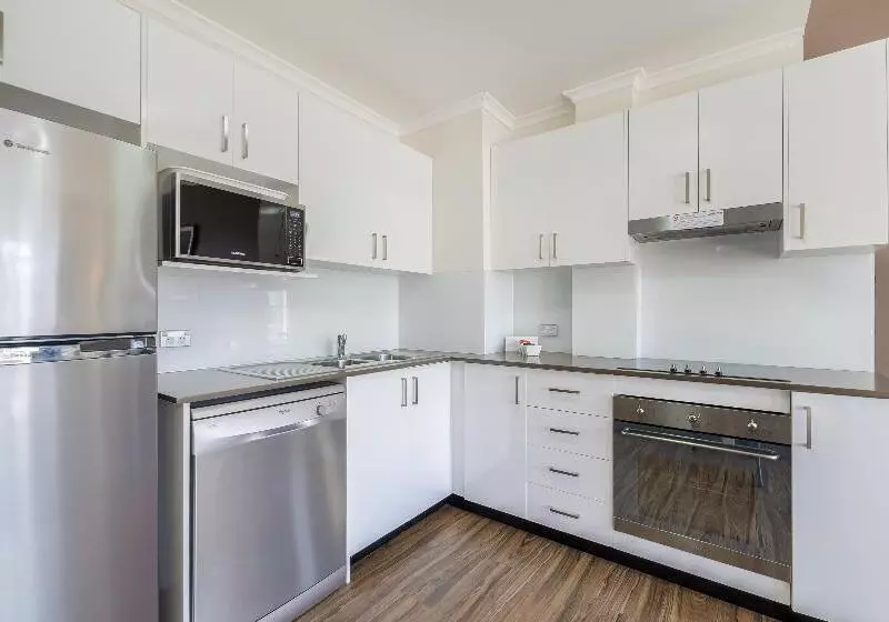 1 Bedroom Apartment City View, Oaks Sydney Goldsbrough Suites