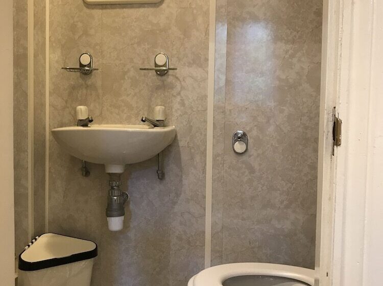 スタンダードルーム, Springfield Hotel London