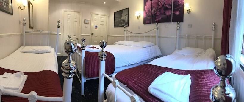 スタンダード4人部屋, Springfield Hotel London