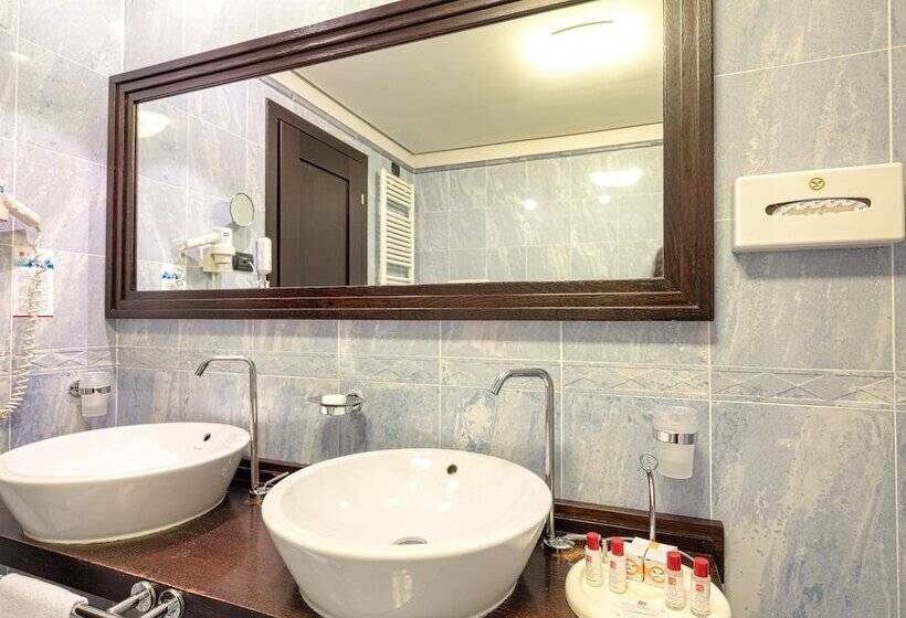 Люкс, Active Hotel Paradiso