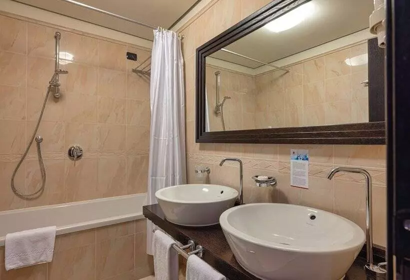 スイート, Active Hotel Paradiso