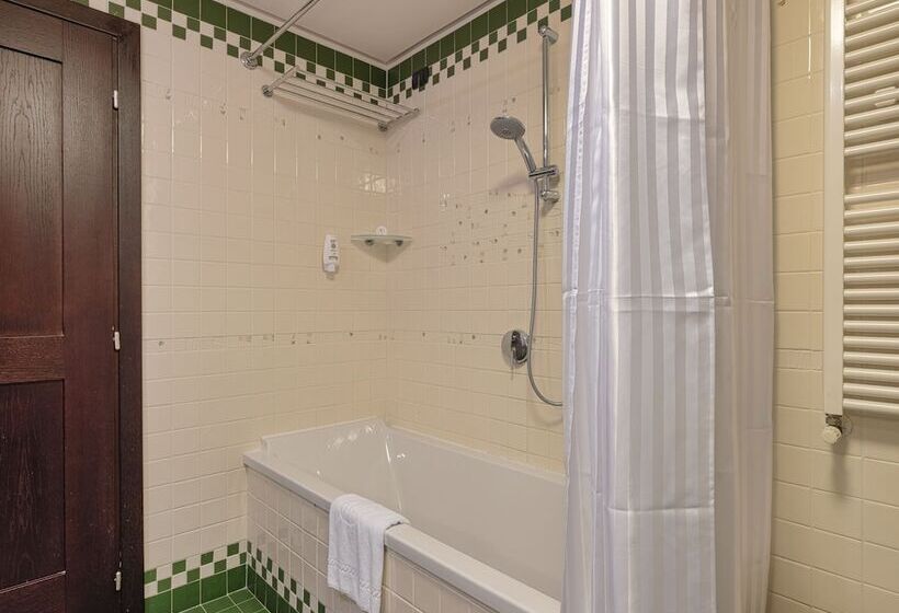 Полулюкс, Active Hotel Paradiso