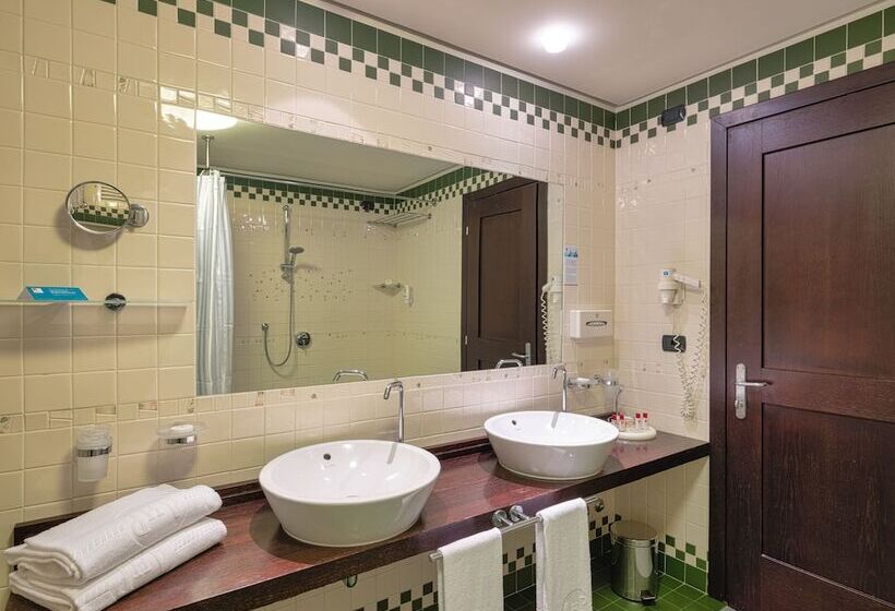 Полулюкс, Active Hotel Paradiso