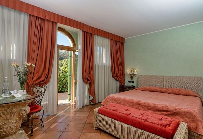 Полулюкс, Active Hotel Paradiso