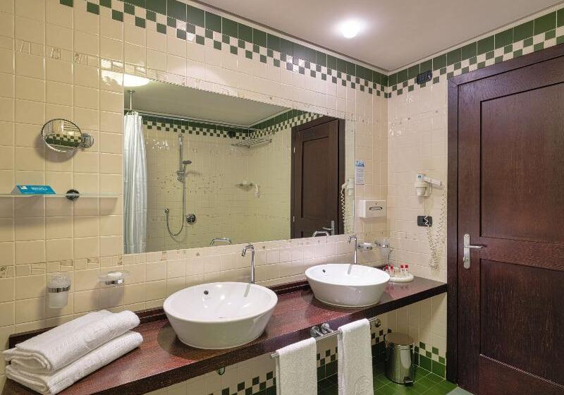 Полулюкс, Active Hotel Paradiso