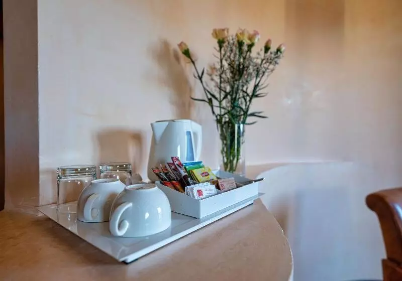 スイート, Active Hotel Paradiso