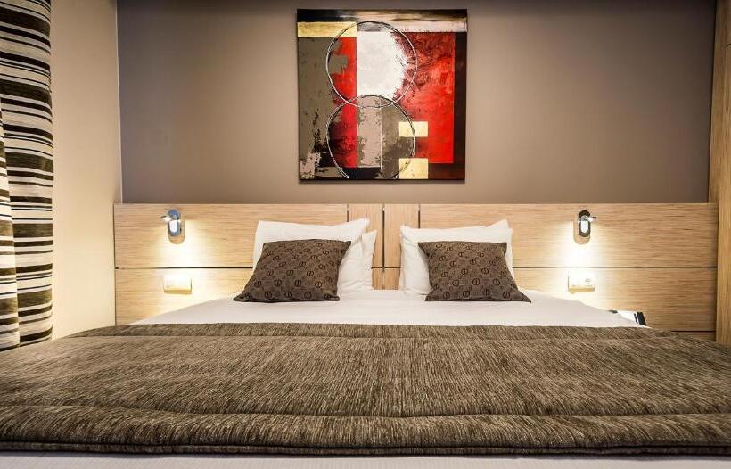 Номер Superior, Ibis Styles Charleroi Airport Aero 44