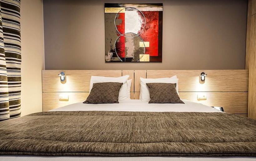Номер Superior, Ibis Styles Charleroi Airport Aero 44