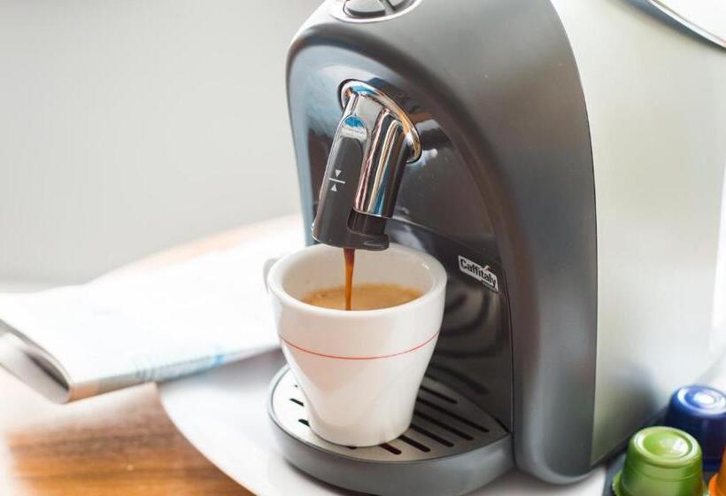 מיטת קינג בסוויטה, Albert Par G5