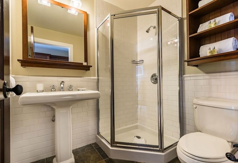 סוויטה משפחתית, Chateau Beauvallon