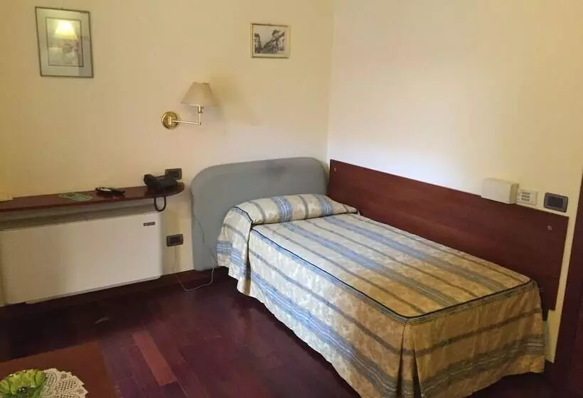 اتاق استاندارد یک نفره, Corte Estense