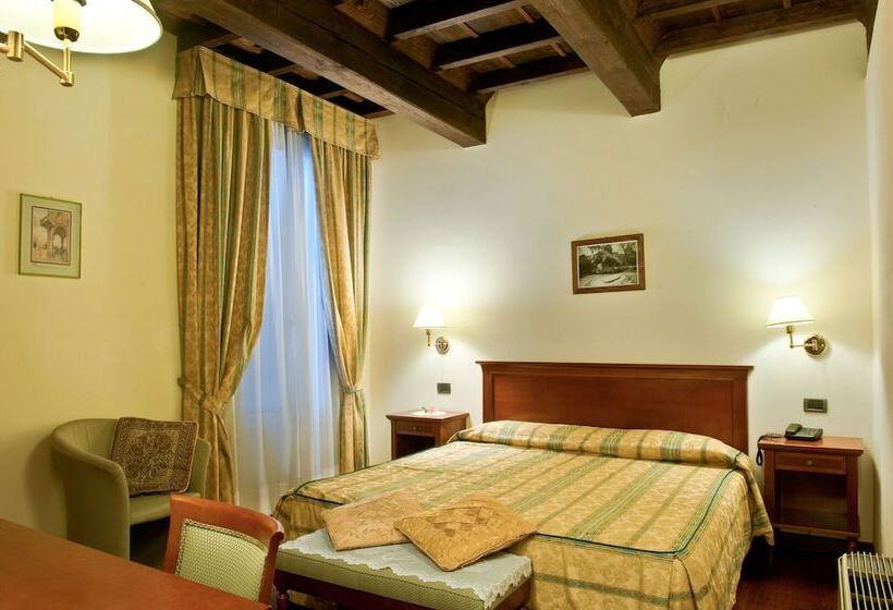 Номер Стандарт, Corte Estense