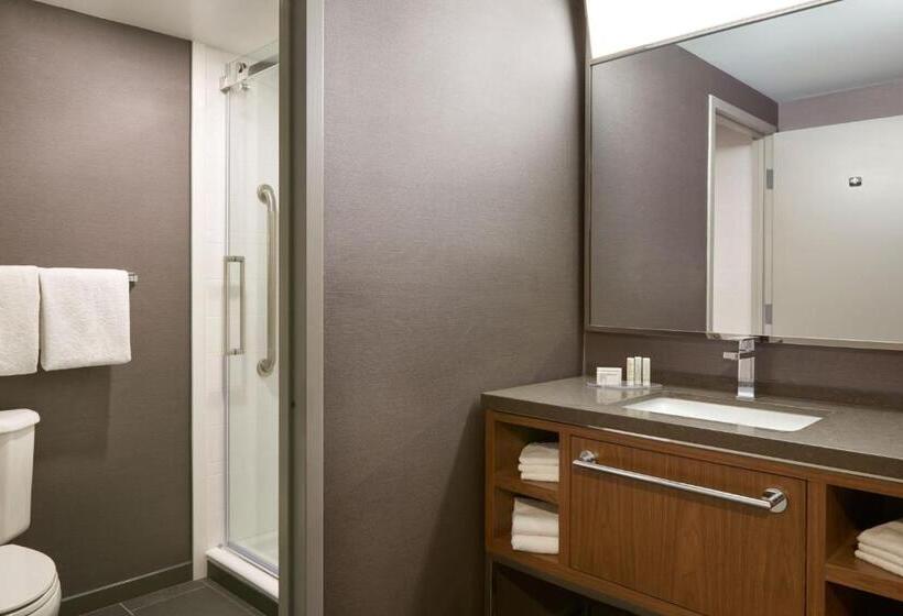 带大床的标准间, Courtyard By Marriott Toronto Mississauga/meadowvale