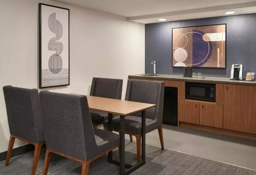 سوییت اجرایی, Courtyard By Marriott Toronto Mississauga/meadowvale