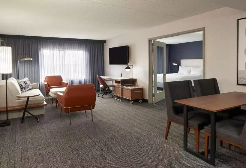 سوییت اجرایی, Courtyard By Marriott Toronto Mississauga/meadowvale