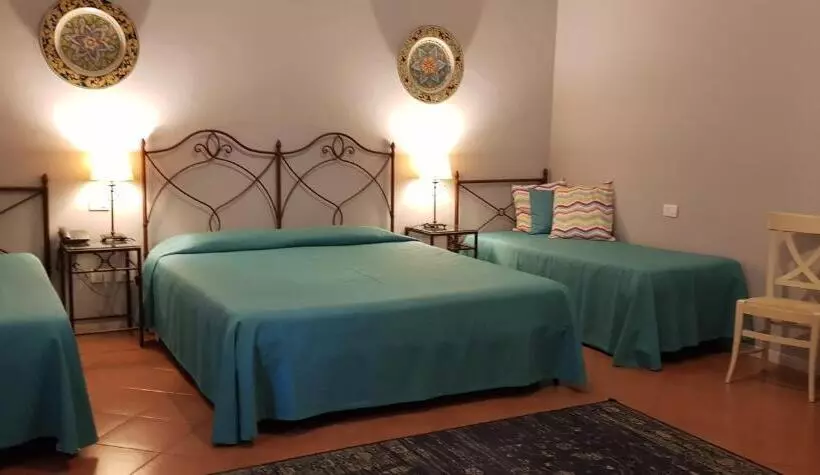 اتاق استاندارد چهار تخته, Etna