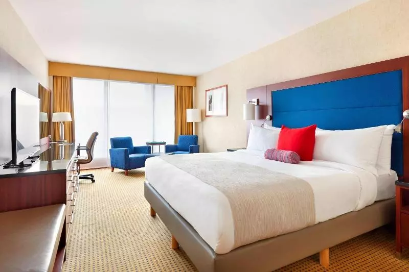 اتاق استاندارد با تخت بزرگ, Ghent Marriott