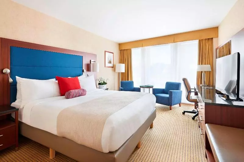 اتاق استاندارد با تخت بزرگ, Ghent Marriott