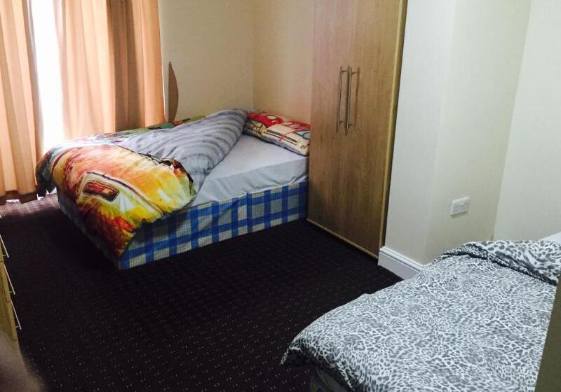 带大床的行政房间, Ghent Marriott