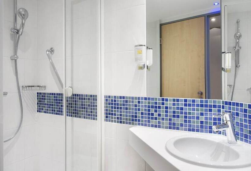 스탠다드 룸, Holiday Inn Express Baden Baden, An Ihg