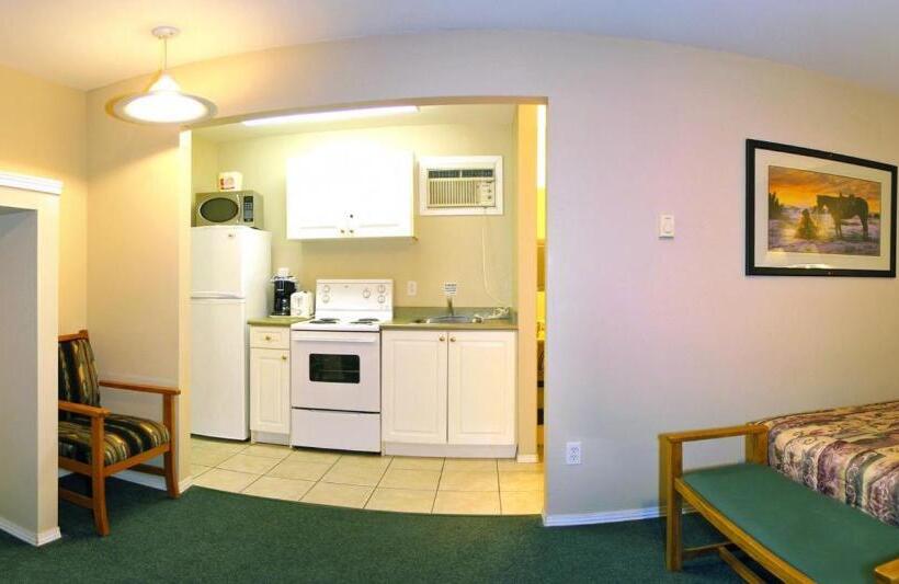 디럭스 룸, Travelodge By Wyndham Merritt