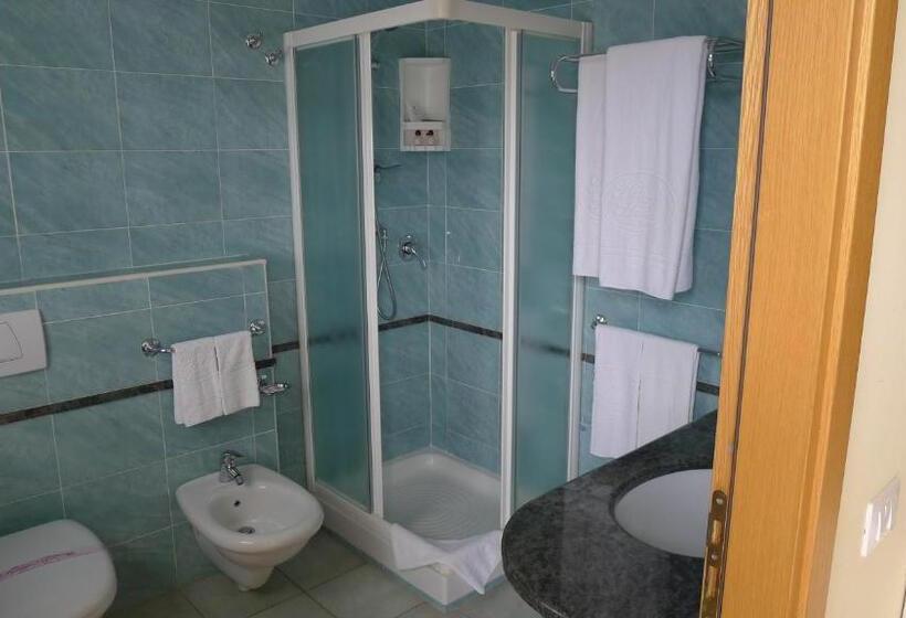 חדר סטנדרט לשלושה, King S House Hotel Resort