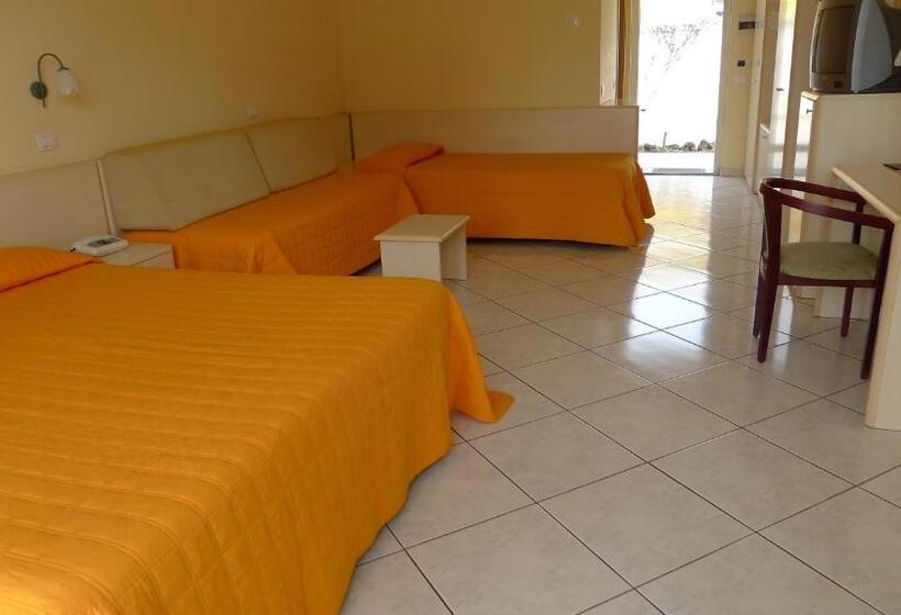 חדר סטנדרט לשלושה, King S House Hotel Resort