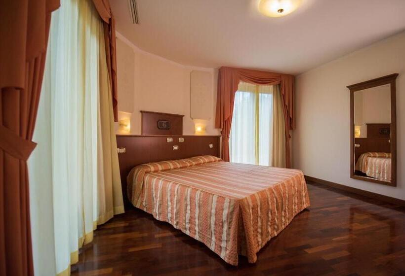 高级大房间, Le Grotte