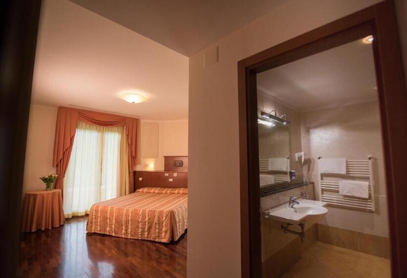 高级大房间, Le Grotte