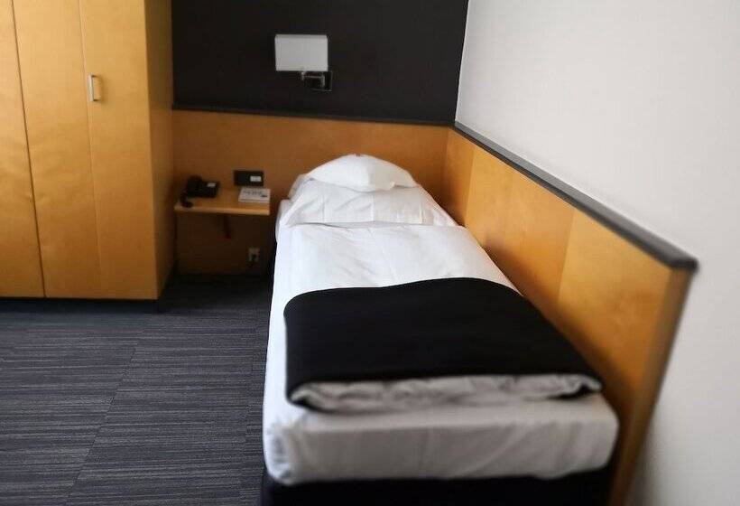 标准单人间, Lindenhof