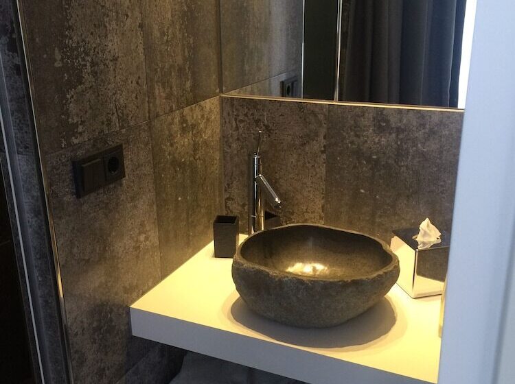 标准间, Lindenhof