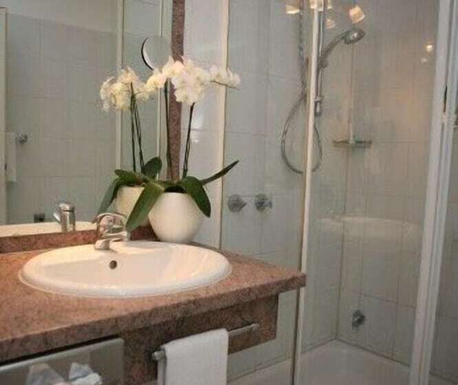 标准间, Lindenhof