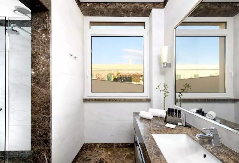 Suite with Terrace, Meliá Genova
