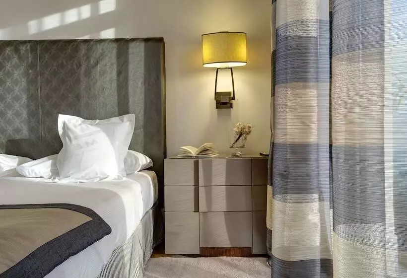 Suite with Terrace, Meliá Genova