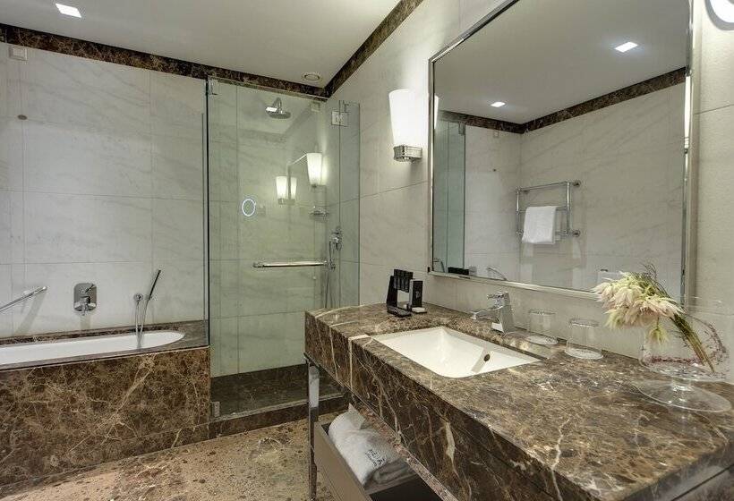 Классический Номер, Meliá Genova