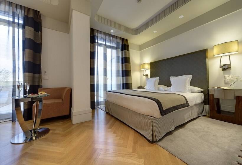 Номер Стандарт с Террасой, Meliá Genova